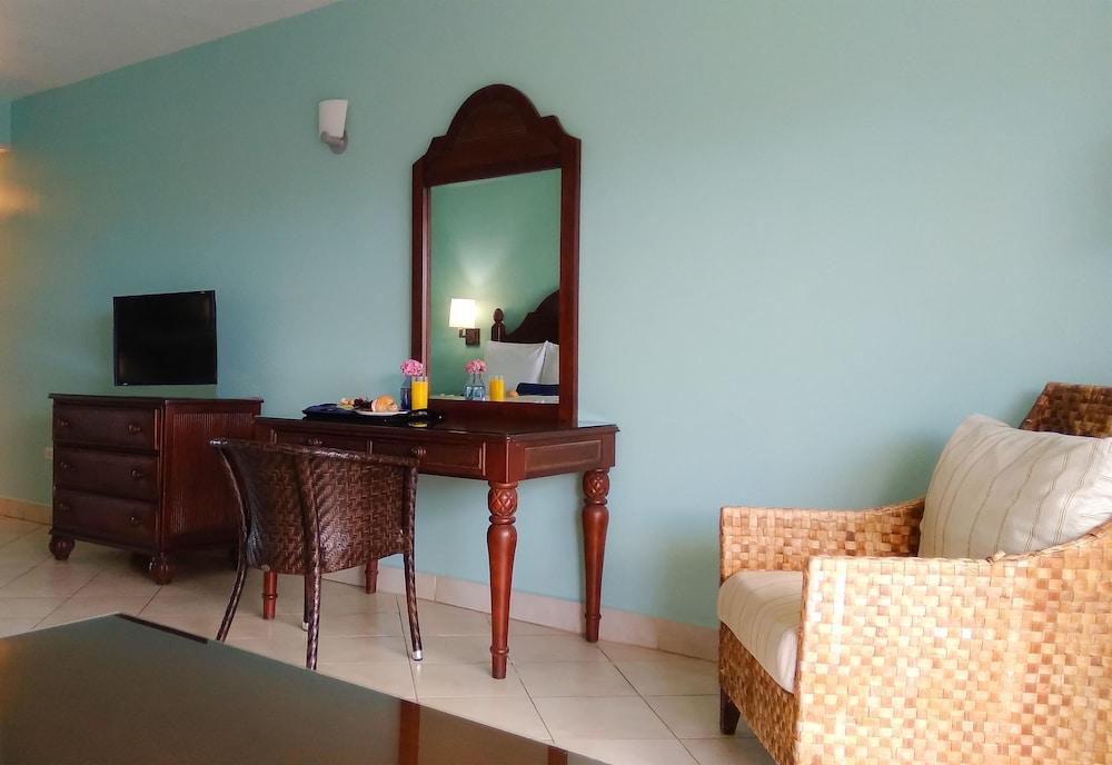 Trade Winds Hotel Dickenson Bay Ngoại thất bức ảnh