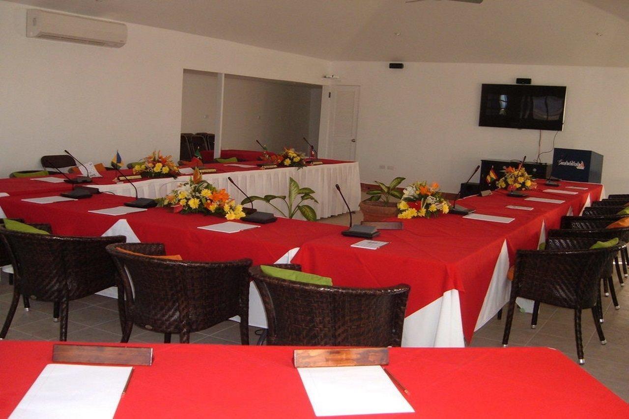 Trade Winds Hotel Dickenson Bay Ngoại thất bức ảnh