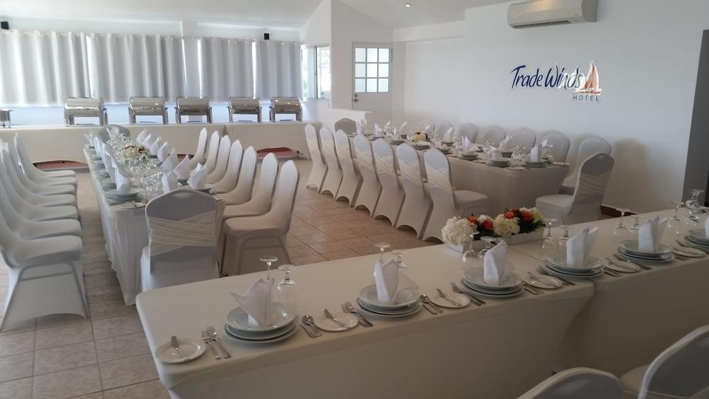 Trade Winds Hotel Dickenson Bay Ngoại thất bức ảnh