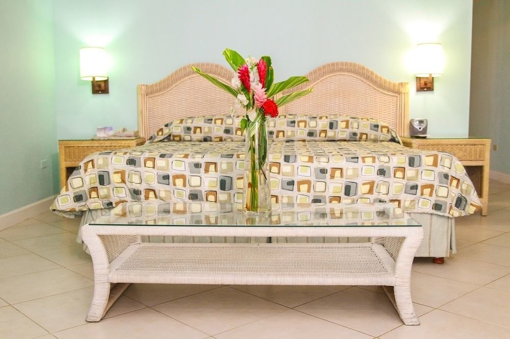 Trade Winds Hotel Dickenson Bay Ngoại thất bức ảnh