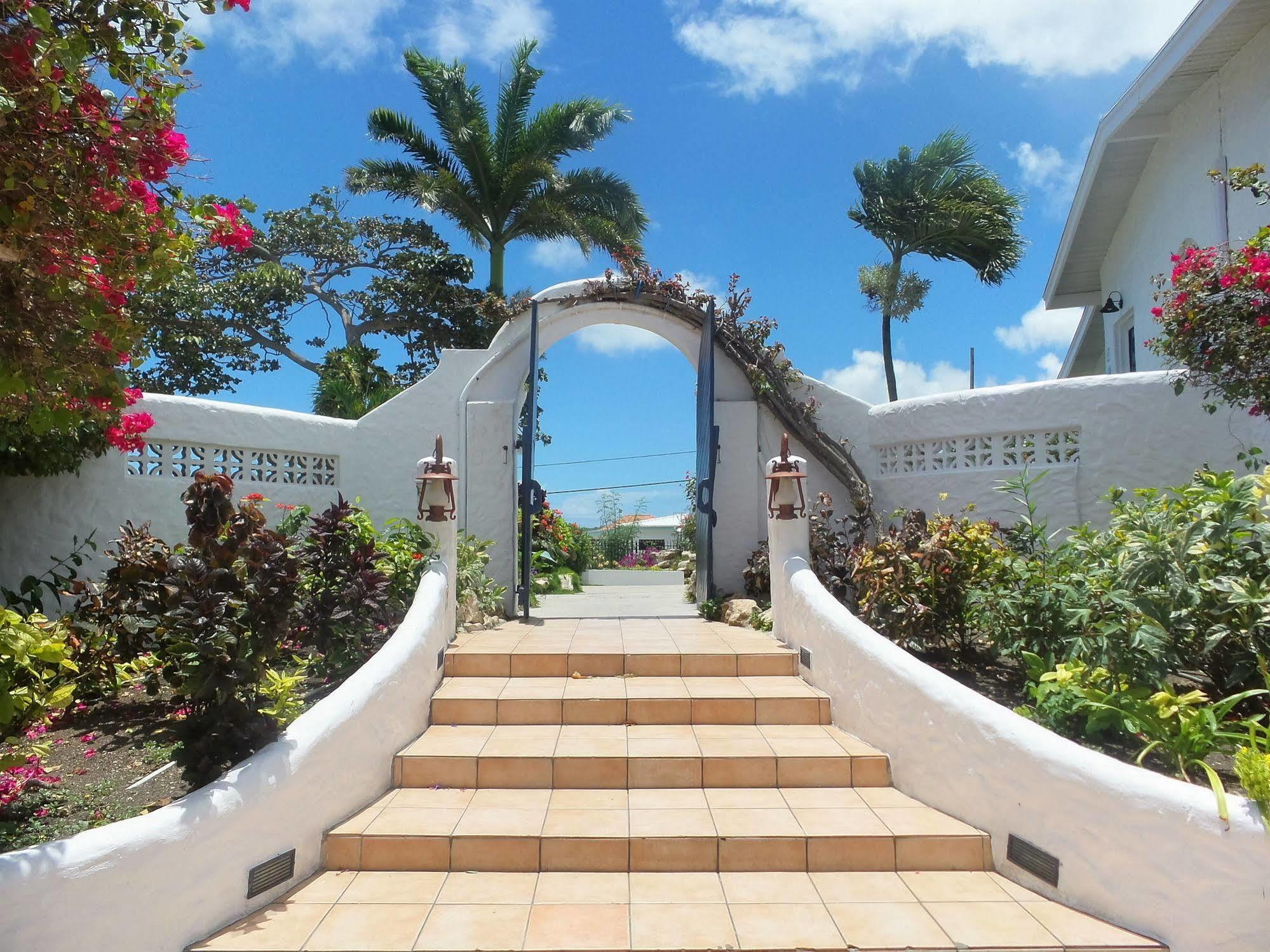 Trade Winds Hotel Dickenson Bay Ngoại thất bức ảnh